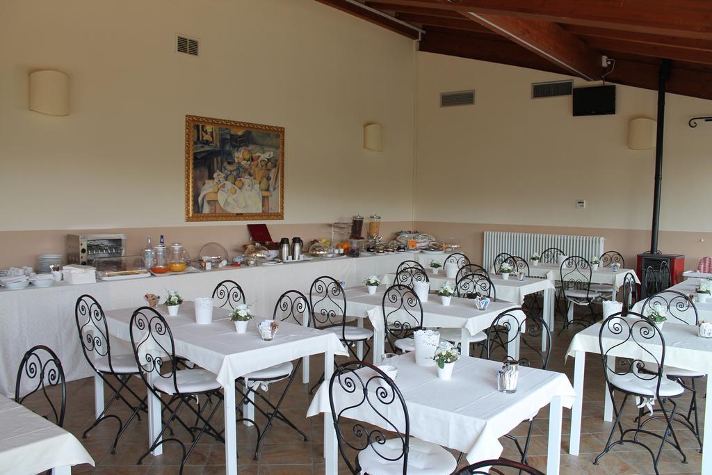 Hotel Don Carlo Broni Esterno foto