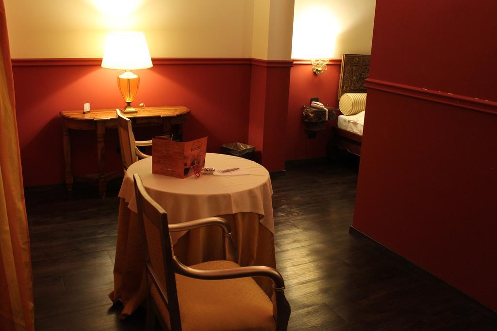 Hotel Don Carlo Broni Esterno foto