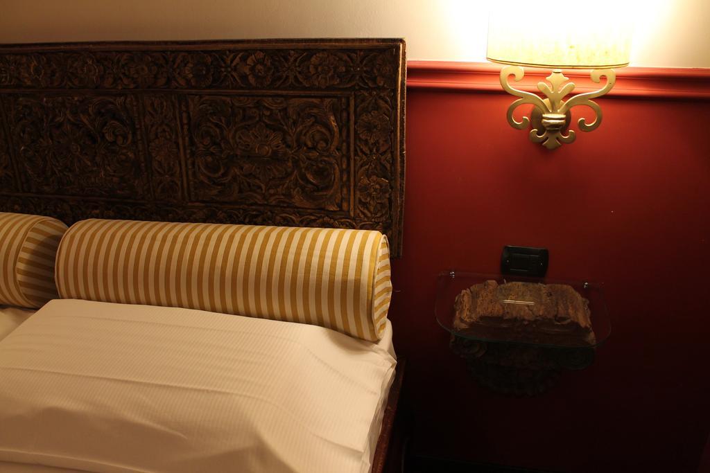 Hotel Don Carlo Broni Esterno foto