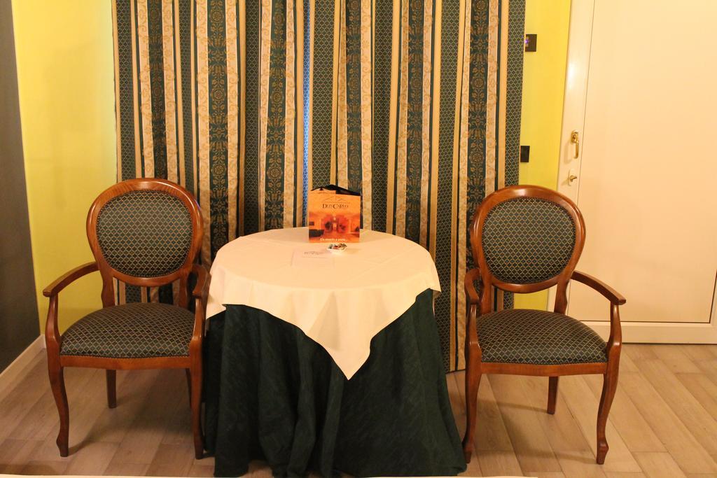Hotel Don Carlo Broni Esterno foto